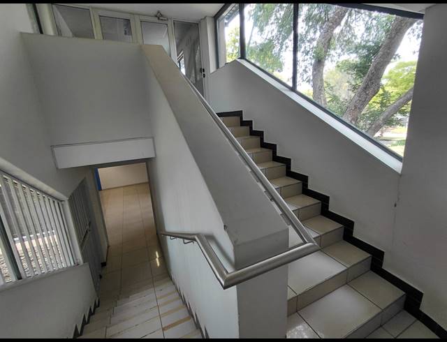 314M² OFFICE TO LET IN RANDJESPARK
